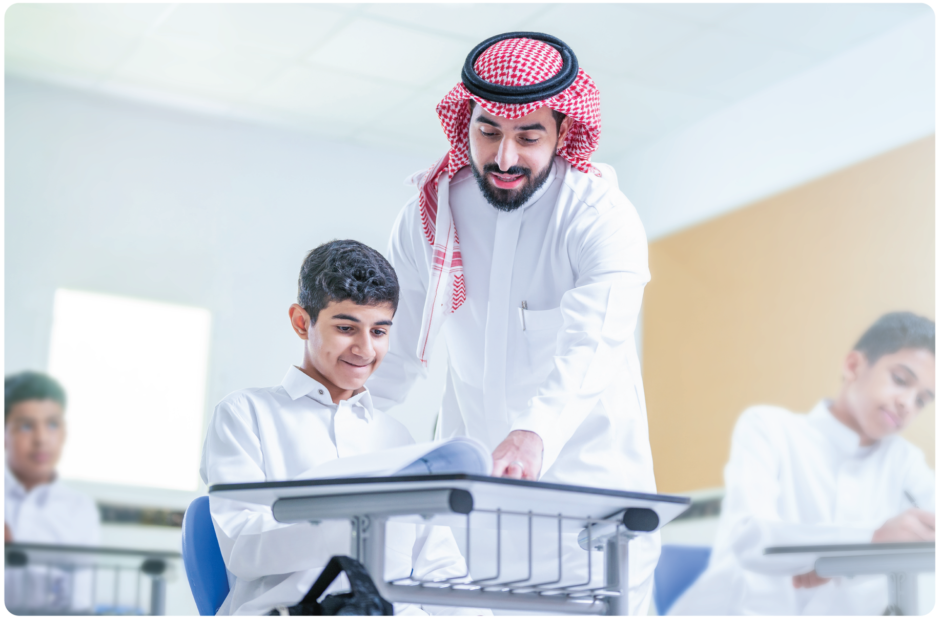 Mega Menu Photos 08 Sectors - Qoyod القطاع التعليمي حلول متكاملة للتغلب على تحديات القطاع التعليمي