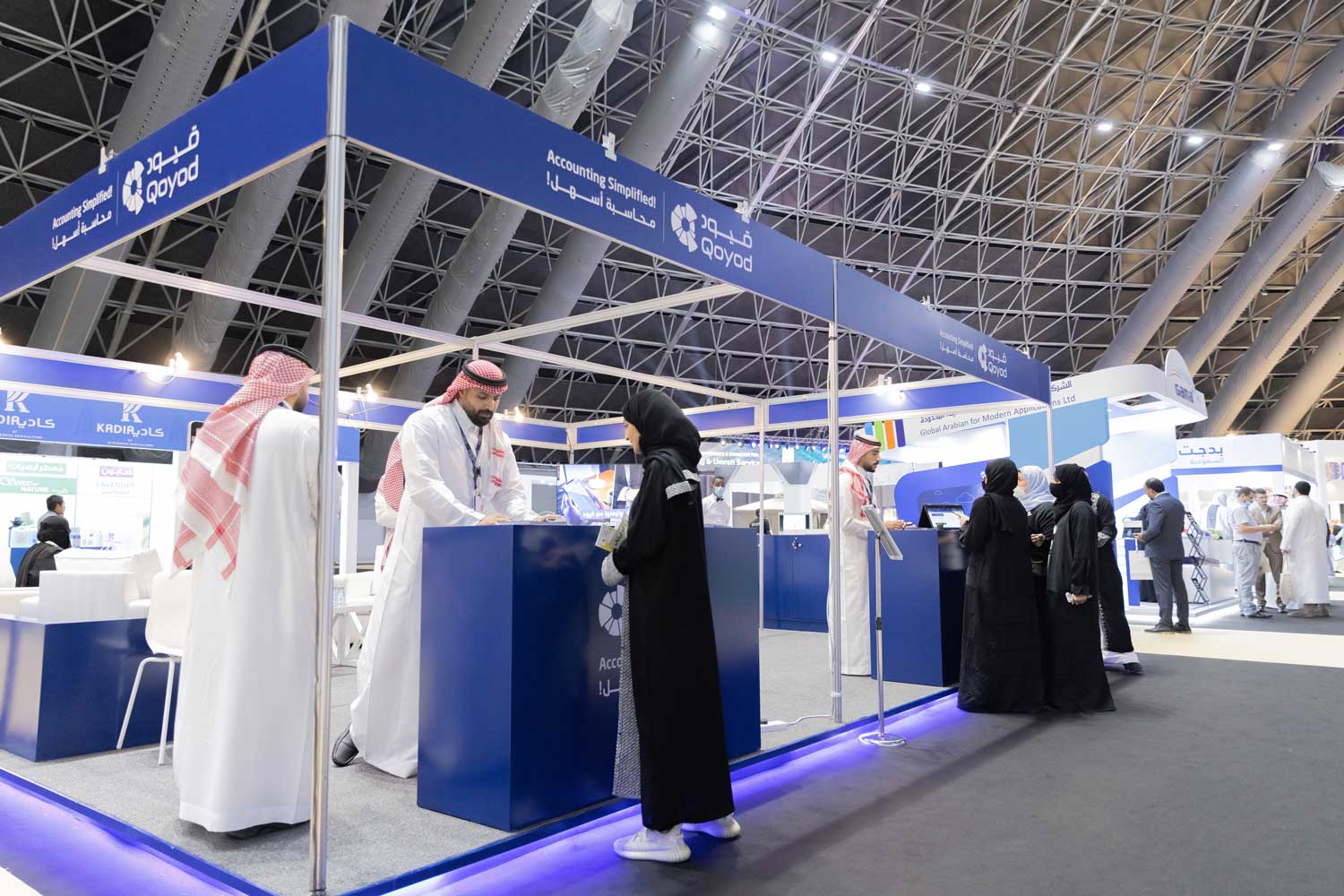 قيود في معرض خدمات الحج والعمرة 2022 بجدة