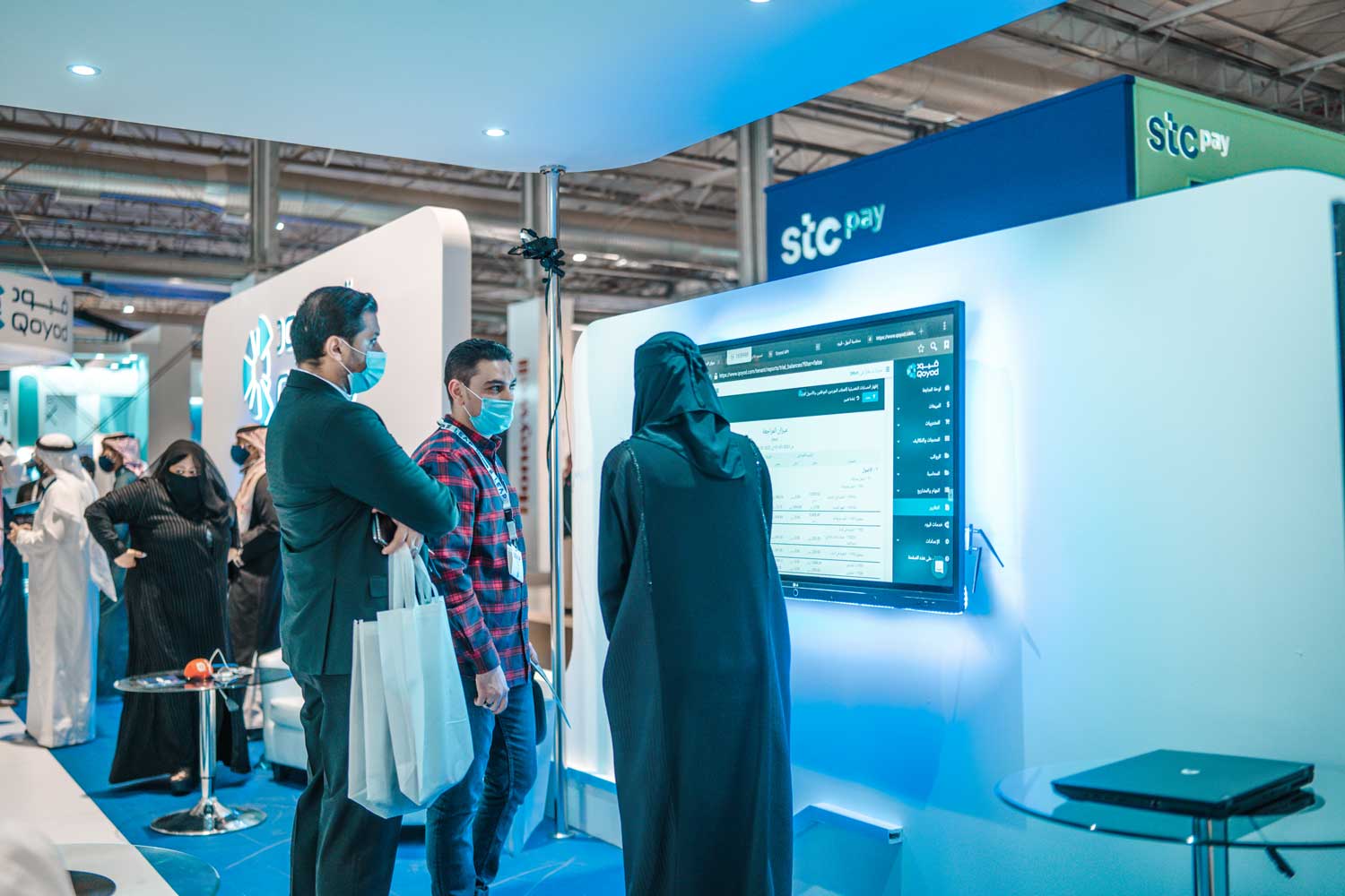 leap event6 قيود راعٍ فضي لمؤتمر ليب 2023 التقني العالمي | قيود فريق قيود في ليب 2023